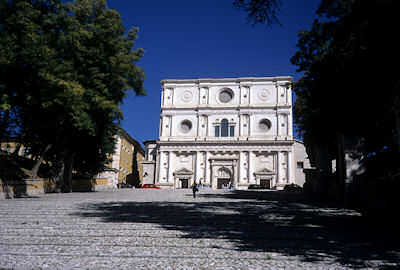 サン・ベルナルディーノ修道院