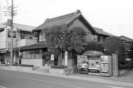 松岡町の桑名屋酒店