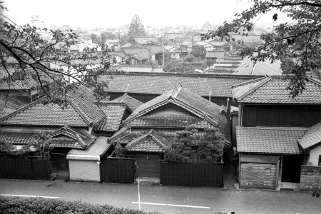 松阪城正面の家々