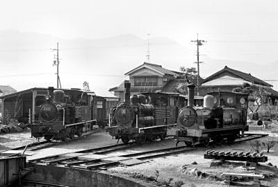3両の古典蒸気機関車