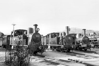 3両の古典蒸気機関車