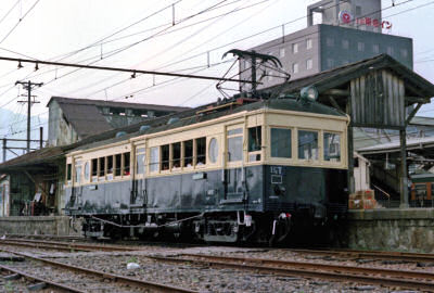 上田駅のモハ5252