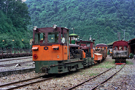 関西電力の資材運搬列車